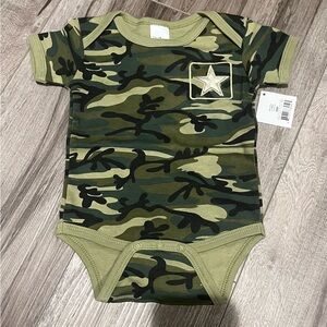 Ella Jackson Camo One Piece NWT - size 0-6 months